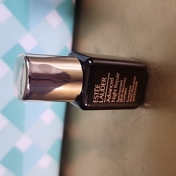 NWT Estee Lauder 4 piece makeup set - Picture 6 of 7